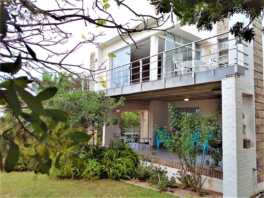 3 Bedroom Property for Sale in Wavecrest Eastern Cape